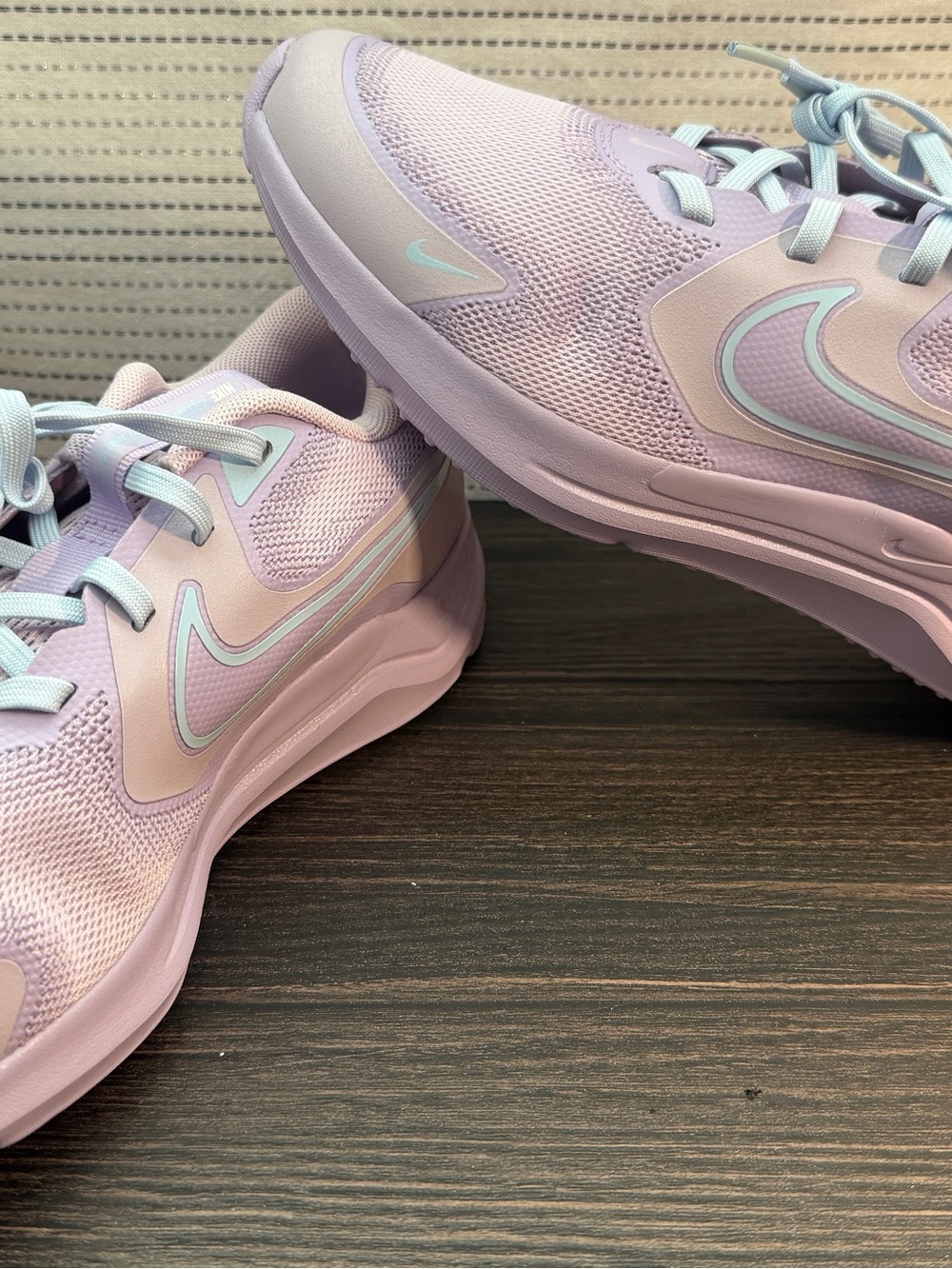 Nike Cosmic Runner Big Kids Running Shoes – Size 6.5Y – Brand New